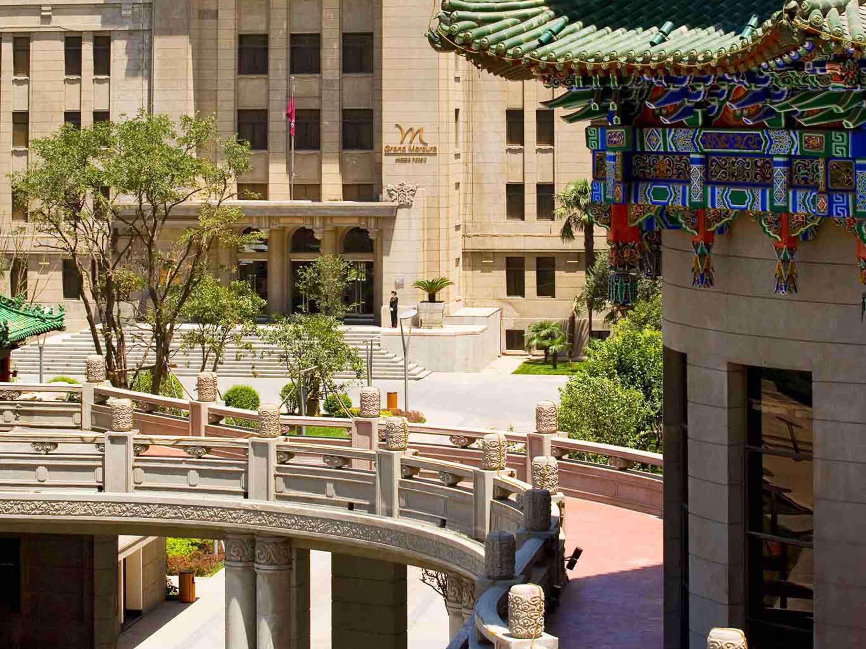 Grand Mercure Xian On Renmin Square Exterior photo