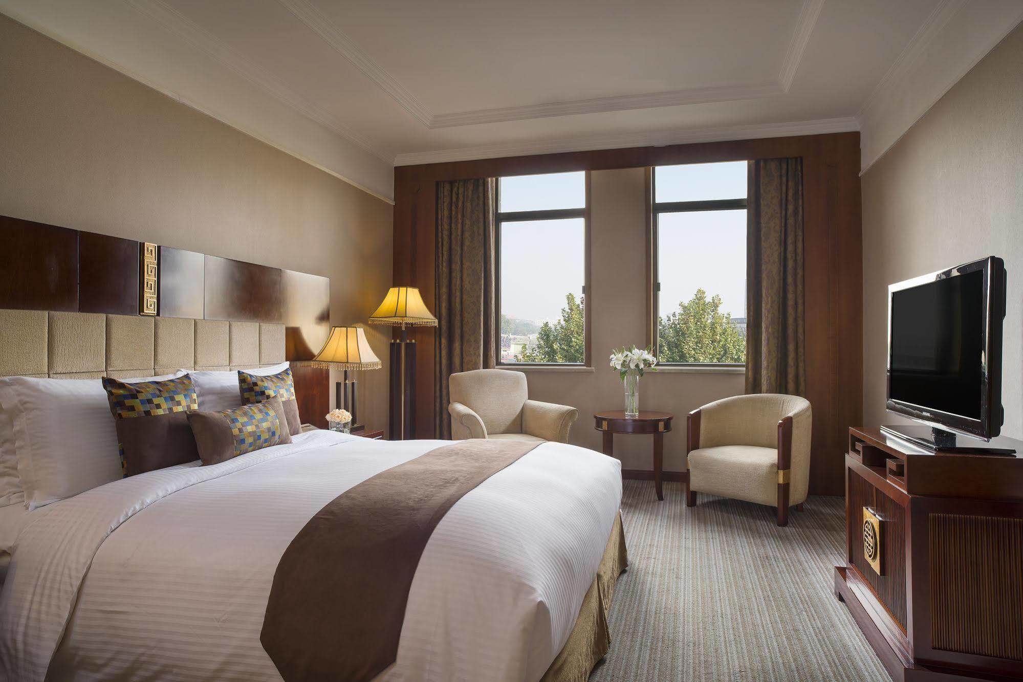 Grand Mercure Xian On Renmin Square Exterior photo