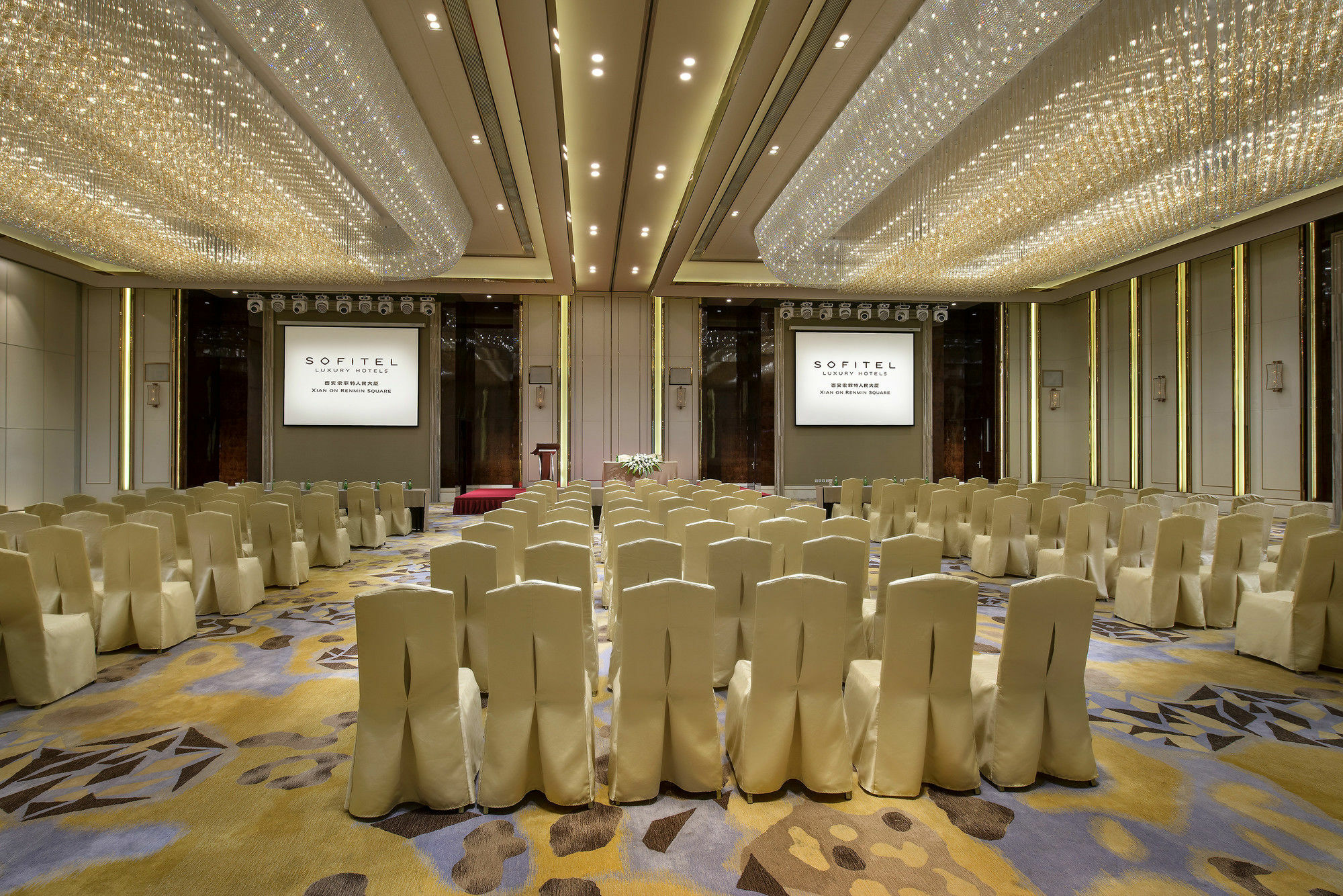 Grand Mercure Xian On Renmin Square Exterior photo