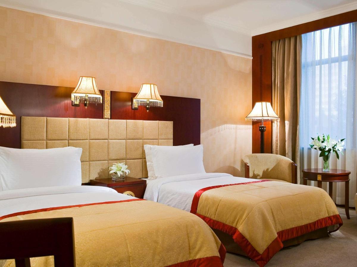 Grand Mercure Xian On Renmin Square Exterior photo